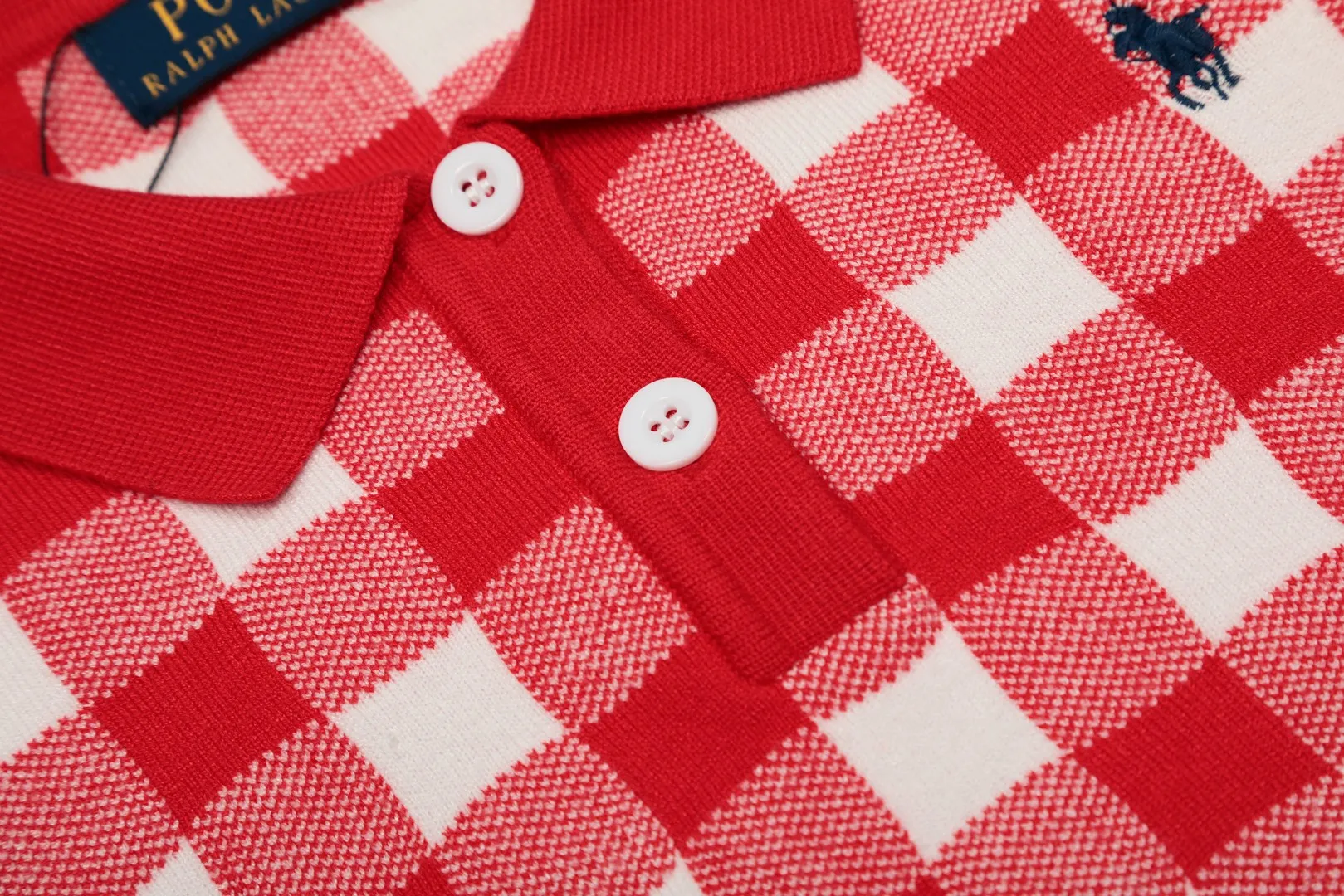 P166 💰 "Top quality" Style number: DS225# (on sale all year round) [Ralph Lauren plaid jacquard basic pony embroidered logo knitted POLO short sleeves] ✅Ralph Lauren all-match goddess style plain plaid knitted lapel short sleeves for all seasons ✅Main provider of platform live broadcast Wholesale entity ✅ZP quality 1:1 version Scan the code to enter the GF website Counter quality ✅Detailed quality The only one in Guangzhou Imported quality cotton yarn, focusing on high-end, cost-effective, good quality, needless to say, ✅Restore the original version, loose, comfortable and stress-free, simple is high-end, classic is eternal, ✅The upper body is simple and easy to match, a must-have for goddess ootd. Good-looking clothes are never picky. A must-have in the goddess' wardrobe. Size: S-L Color: Gray Yellow Pink Light Blue Red Green